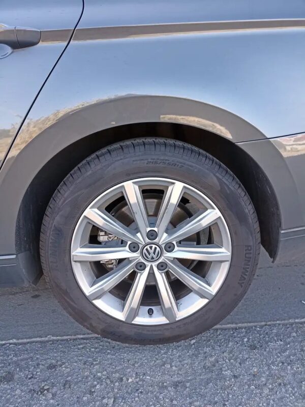 2017 Volkswagen Passat Variant 2.0TDI Advance - Image 11