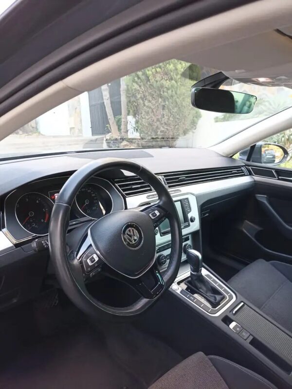 2017 Volkswagen Passat Variant 2.0TDI Advance - Image 14