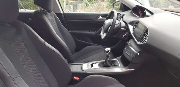 2018 Peugeot 308 Gasolina - Image 12