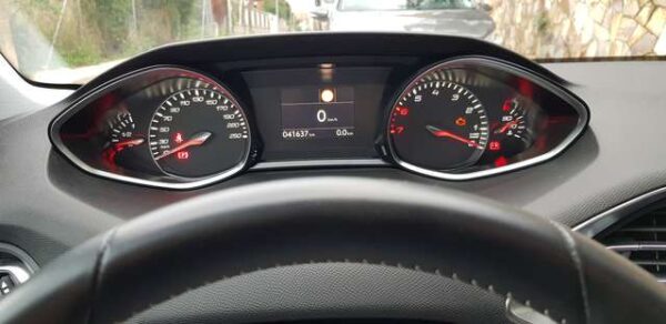 2018 Peugeot 308 Gasolina - Image 16