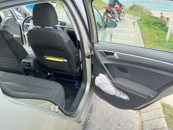 2021 Volkswagen e-Golf - Image 19