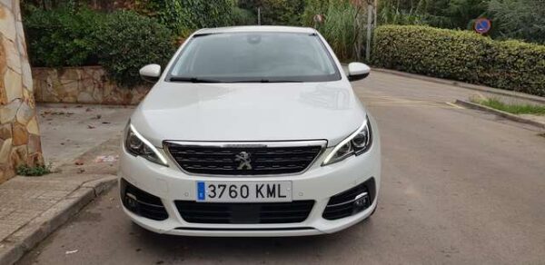 2018 Peugeot 308 Gasolina - Image 2