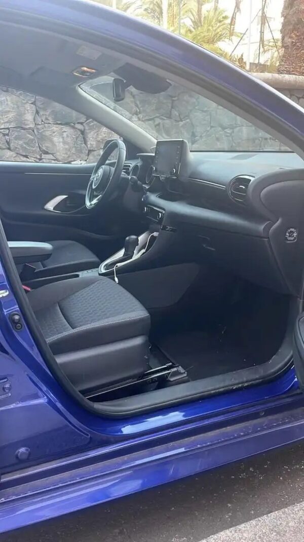 2023 Toyota Yaris 120H 1.5 Active Tech - Image 7