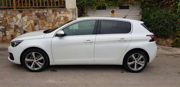 2018 Peugeot 308 Gasolina - Image 3