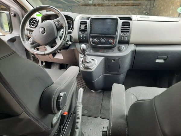 2015 Renault Trafic Passenger 1.6dCi TT En.Edition - Image 2