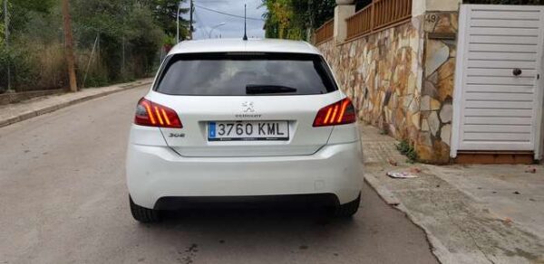 2018 Peugeot 308 Gasolina - Image 5