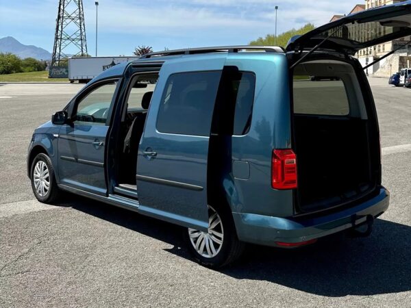 2016 Volkswagen Caddy Maxi 2.0TDI Trendline DSG - Image 11