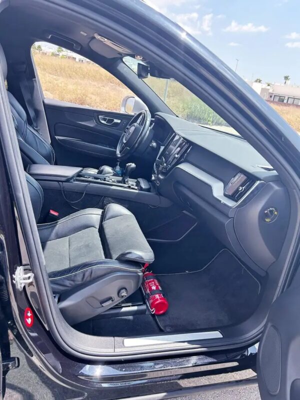 2018 Volvo XC60 R Design - Image 3