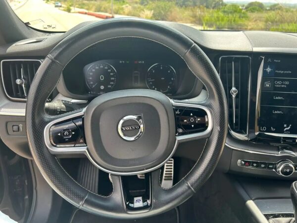 2018 Volvo XC60 R Design - Image 14