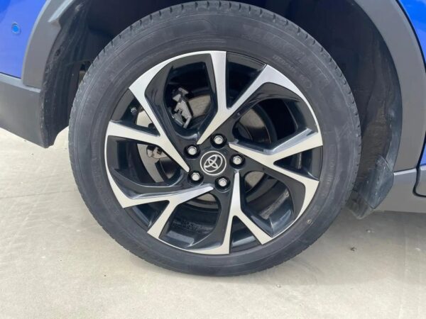 2019 Toyota C-HR 125H Advance - Image 13
