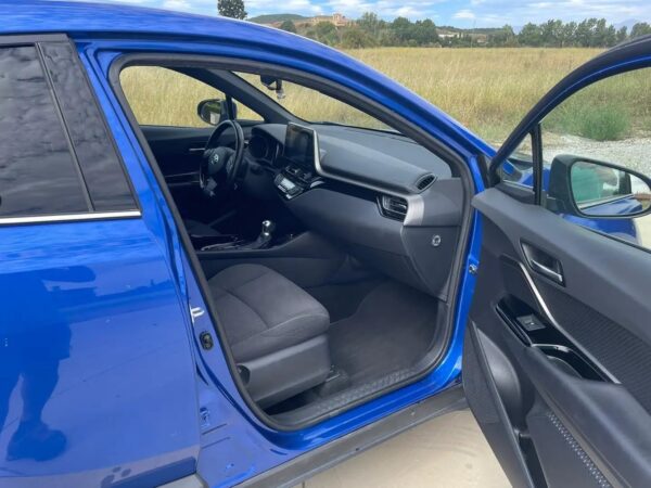2019 Toyota C-HR 125H Advance - Image 18