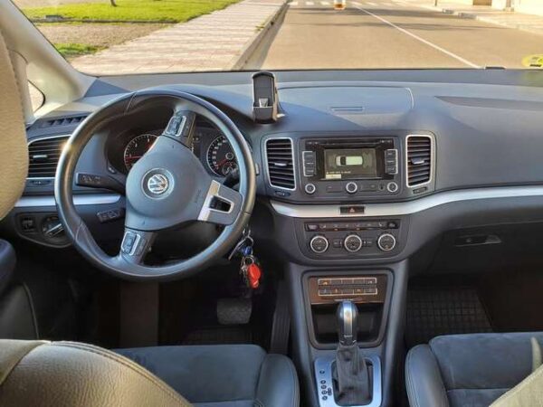 2014 Volkswagen Sharan 2.0 TDI DSG – 7 asientos - Image 6