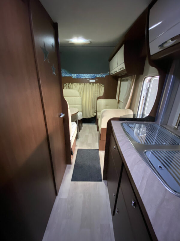 2012 Fiat 2.3 cc CI International — Elliot 40 Autocaravana - Image 10