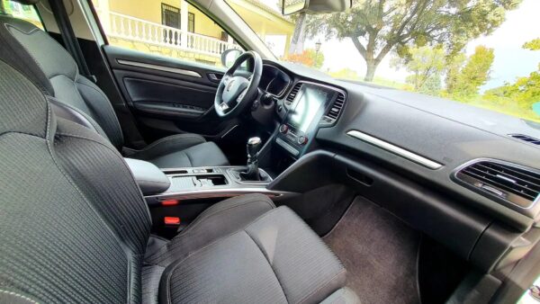 2020 Renault Mégane 1.5dCi Blue Zen EDC 85kW - Image 4