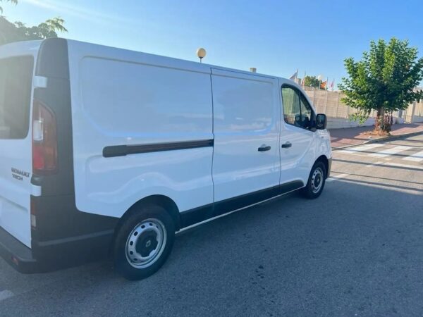 2016 Renault Trafic Furgón 29 L2H1 Energy dCi - Image 8