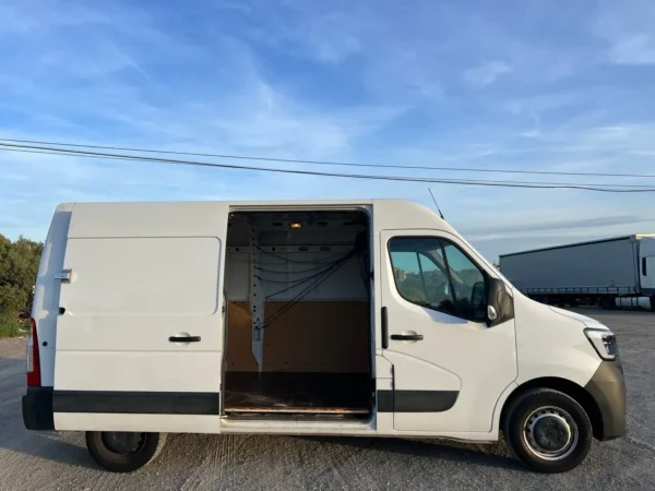 2021 Renault Master Fg. Blue dCi L2H2 3500 T - Image 3