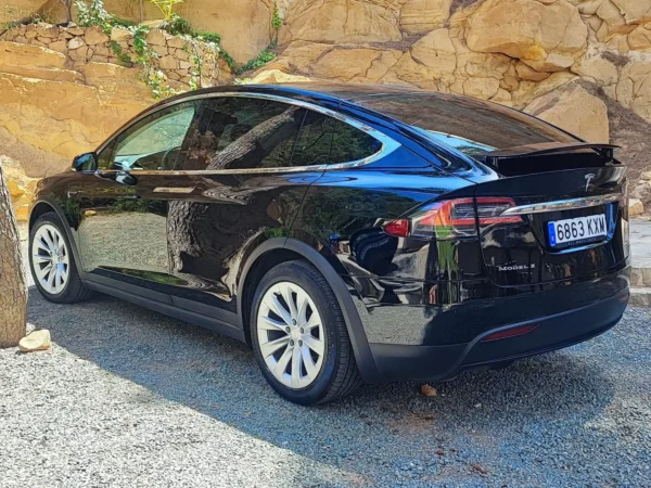 2019 Tesla Model X Long Range AWD - Image 4