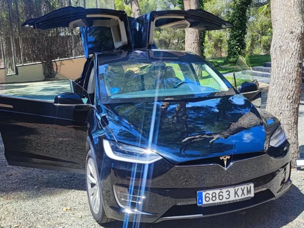 2019 Tesla Model X Long Range AWD - Image 6