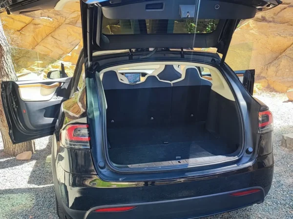 2019 Tesla Model X Long Range AWD - Image 11