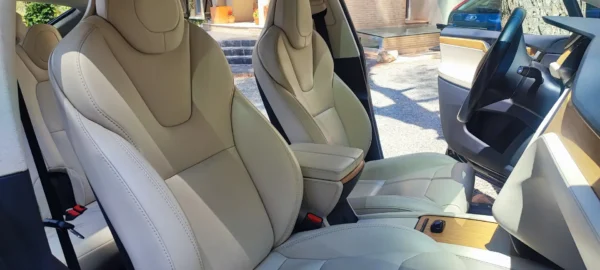2019 Tesla Model X Long Range AWD - Image 16