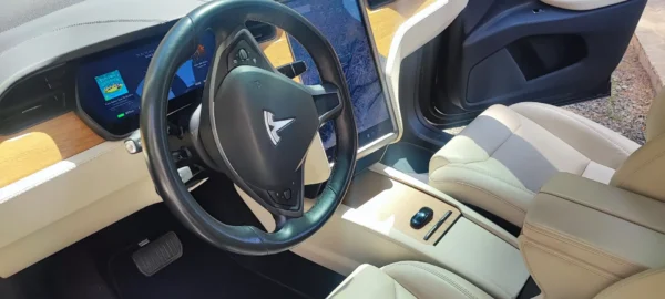 2019 Tesla Model X Long Range AWD - Image 15