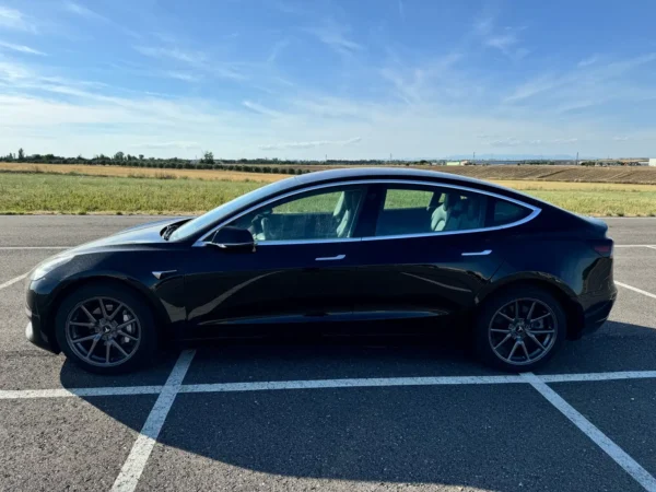 2019 Tesla Model 3 Long-Range Dual Motor AWD - Image 9