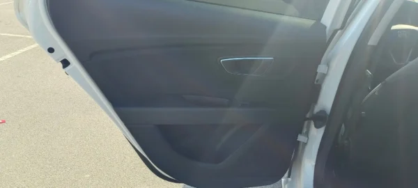 2015 Seat León 1.6TDI CR S - Image 10
