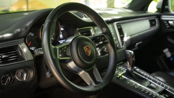 2017 Porsche Macan GTS - Image 10
