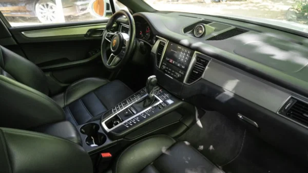 2017 Porsche Macan GTS - Image 9