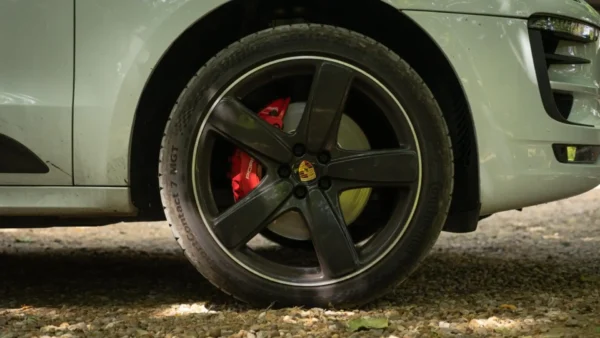 2017 Porsche Macan GTS - Image 15
