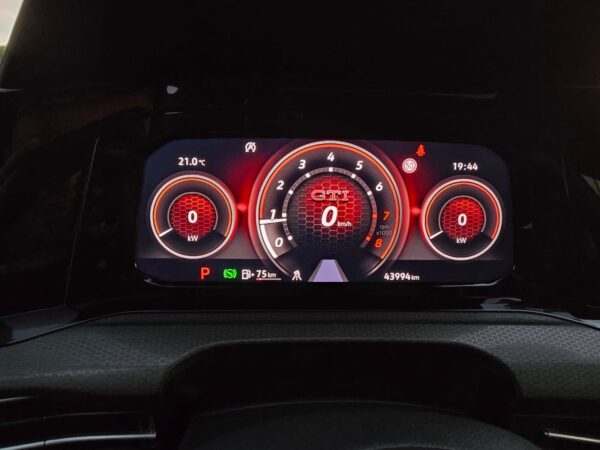 2022 Volkswagen Golf GTI ClubSport 300cv - Image 6