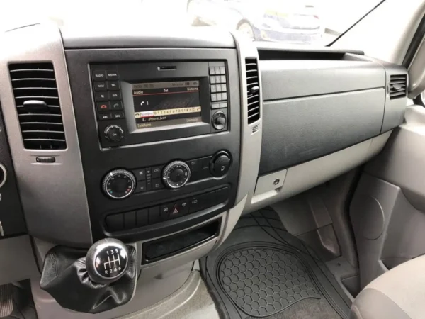 2017 Volkswagen Crafter 2.0TDI - Image 8