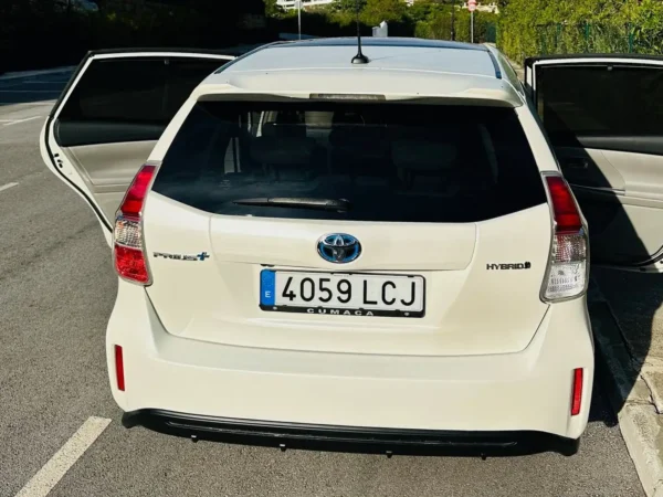 2019 Toyota Prius+ Hybrid Executive - Image 6