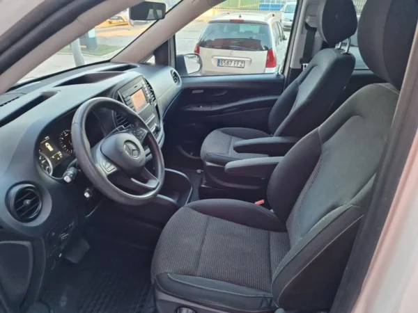 2020 Mercedes-Benz Vito Mixto 114CDI Compacta 9G-Tronic - Image 10