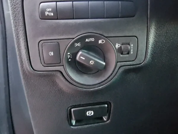 2020 Mercedes-Benz Vito Mixto 114CDI Compacta 9G-Tronic - Image 19