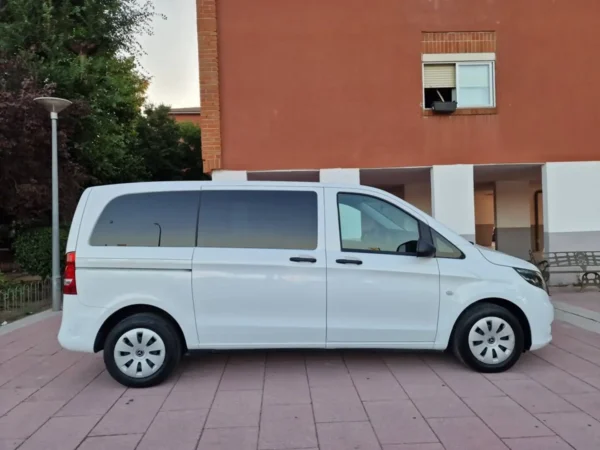 2020 Mercedes-Benz Vito Mixto 114CDI Compacta 9G-Tronic - Image 4