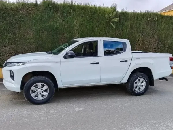 2019 Mitsubishi L200 2.5Did 150cv Automático diesel - Image 3