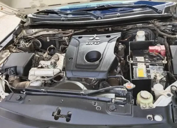 2019 Mitsubishi L200 2.5Did 150cv Automático diesel - Image 5