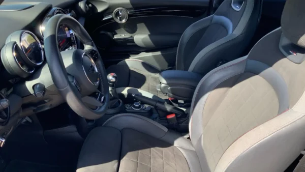 2022 MINI Cooper - Image 9