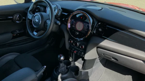 2022 MINI Cooper - Image 10