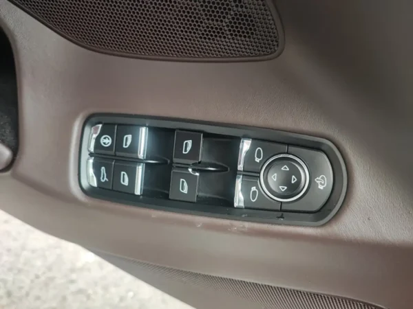 2014 Porsche Panamera 4S PDK - Image 17