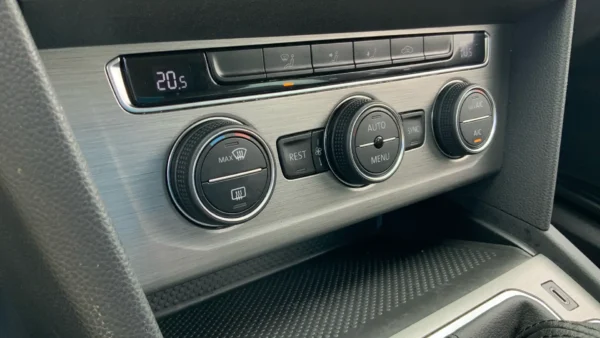 2020 Volkswagen Passat 2.0TDI EVO 110kW - Image 19
