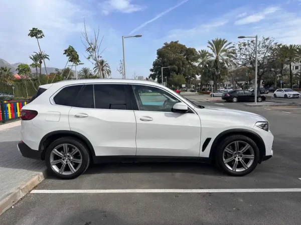 2021 BMW X5 xDrive 45e - Image 2