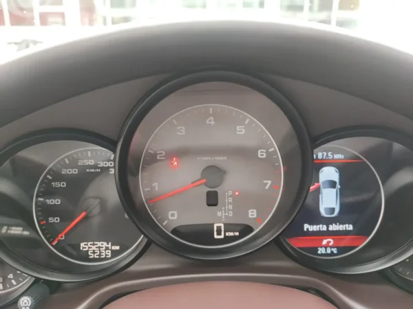 2014 Porsche Panamera 4S PDK - Image 19