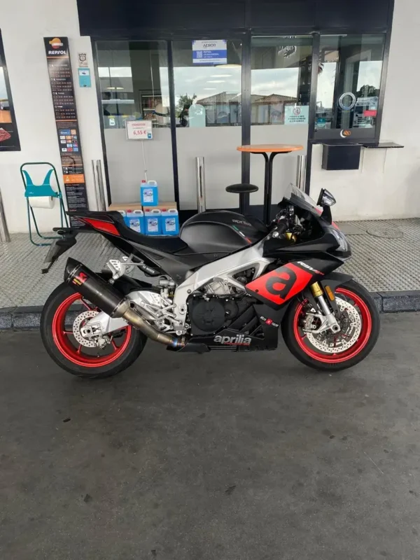 2017 Aprilia RSV4 1000 RR - Image 4