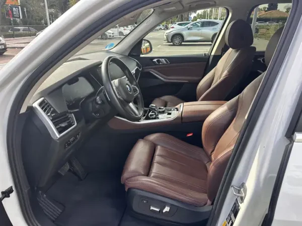 2021 BMW X5 xDrive 45e - Image 6
