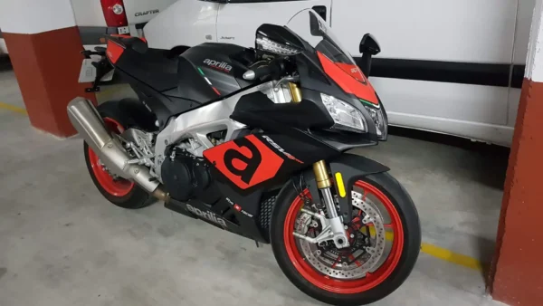 2017 Aprilia RSV4 1000 RR - Image 7