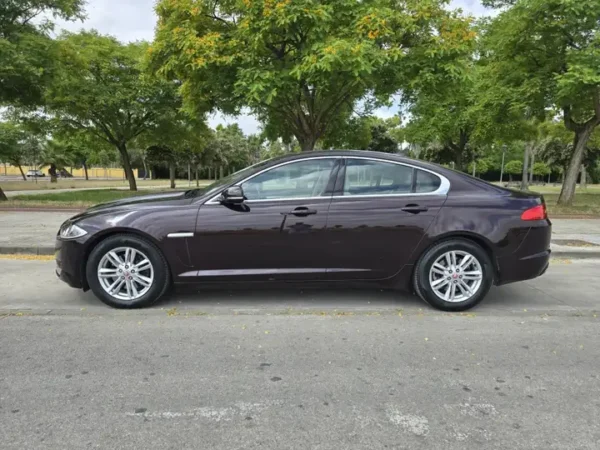 2014 Jaguar XF 3.0 V6 Diesel Premium Luxury Aut. - Image 2