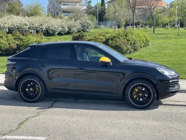 2021 Porsche Cayenne Coupé Aut. - Image 3