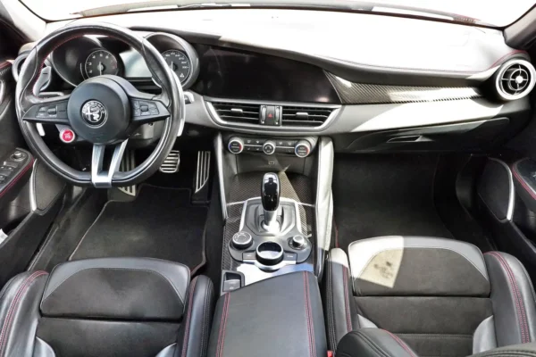 2018 Alfa Romeo Giulia 2.9 T Quadrifoglio - Image 5